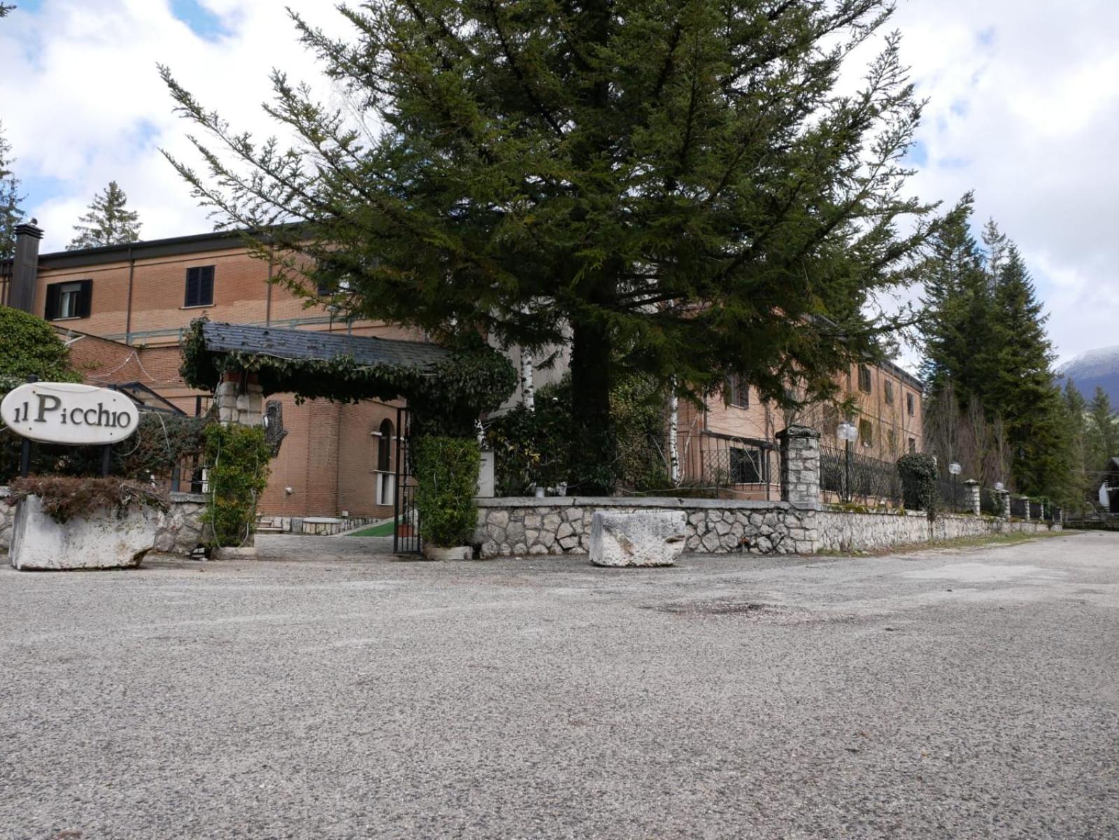Lh Albergo Il Picchio 佩斯卡塞罗利 外观 照片