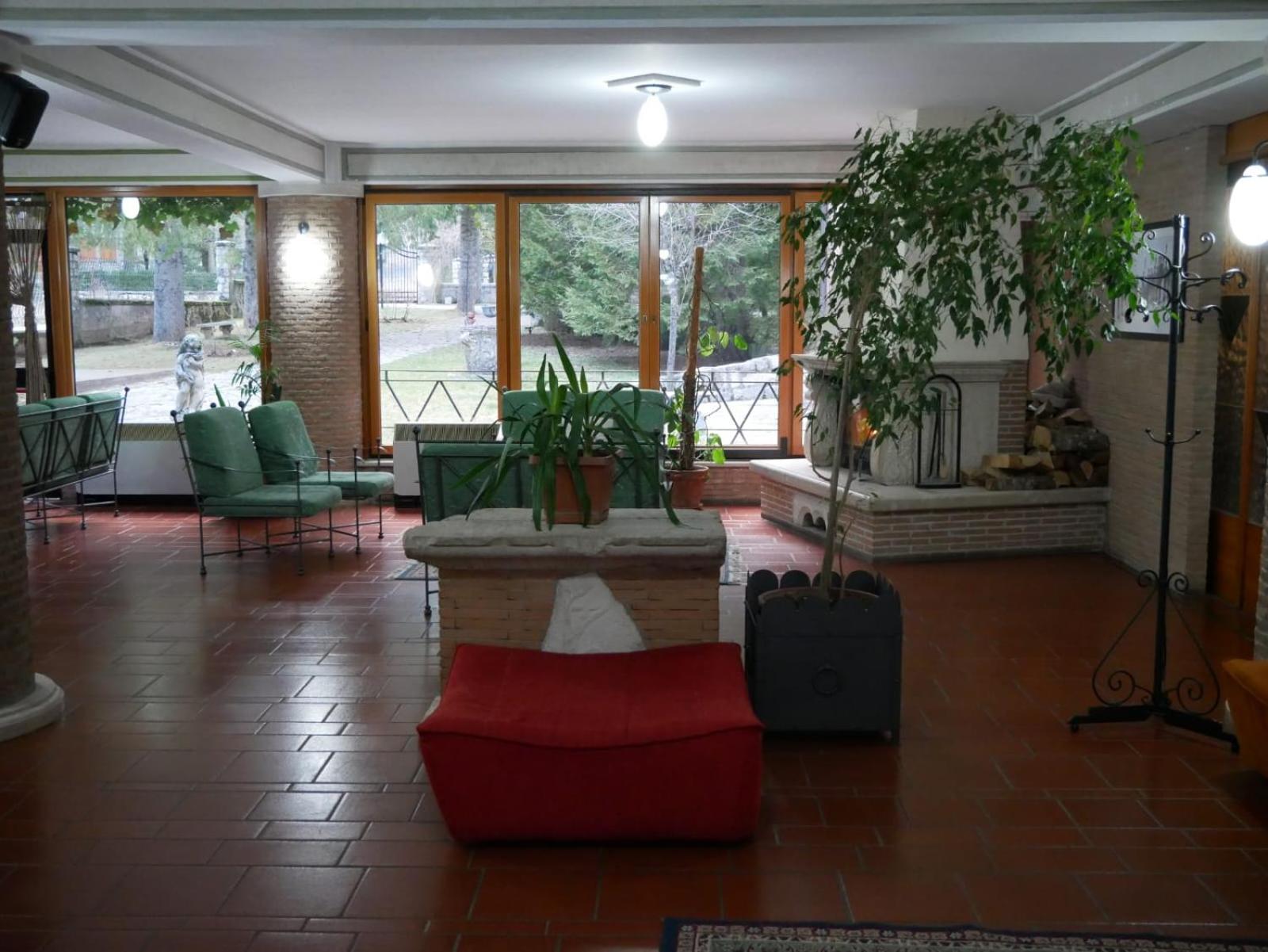 Lh Albergo Il Picchio 佩斯卡塞罗利 外观 照片