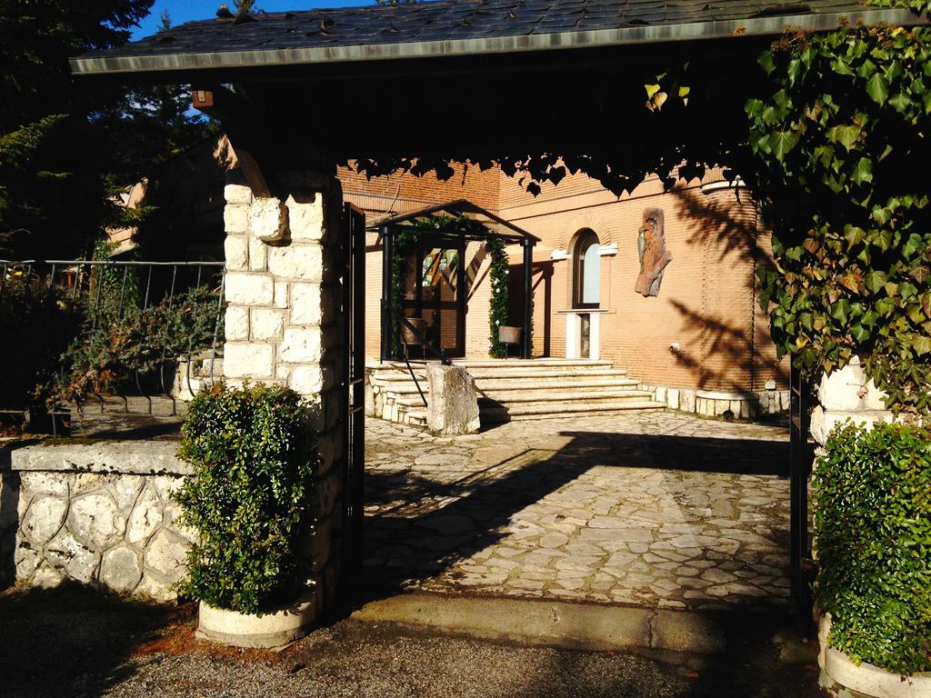 Lh Albergo Il Picchio 佩斯卡塞罗利 外观 照片