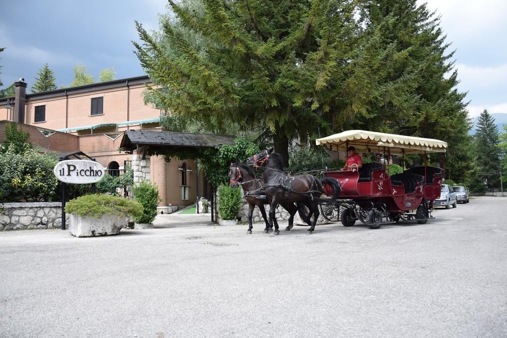 Lh Albergo Il Picchio 佩斯卡塞罗利 外观 照片