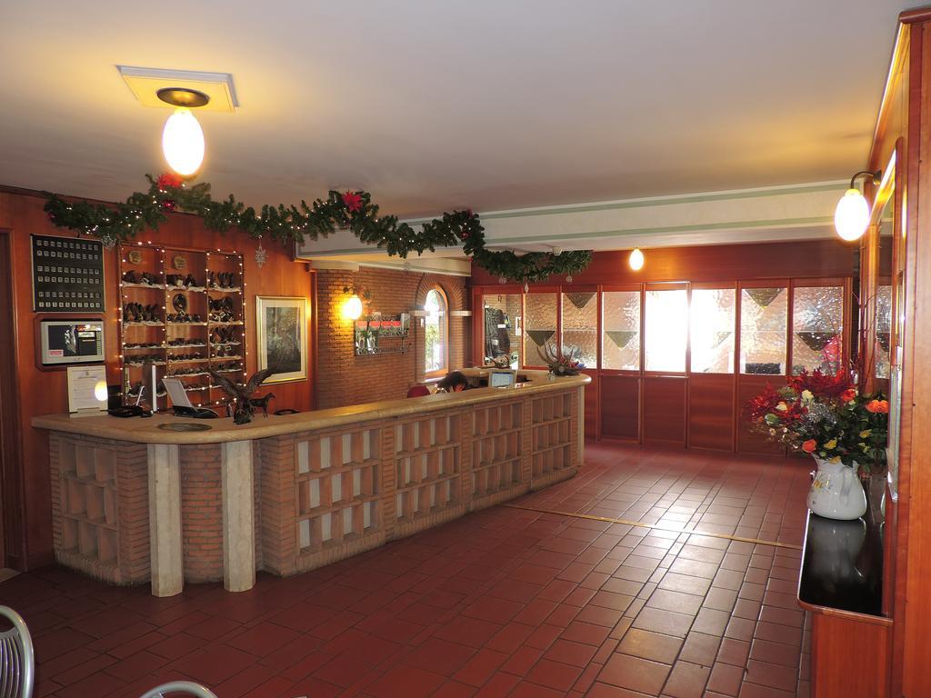 Lh Albergo Il Picchio 佩斯卡塞罗利 外观 照片